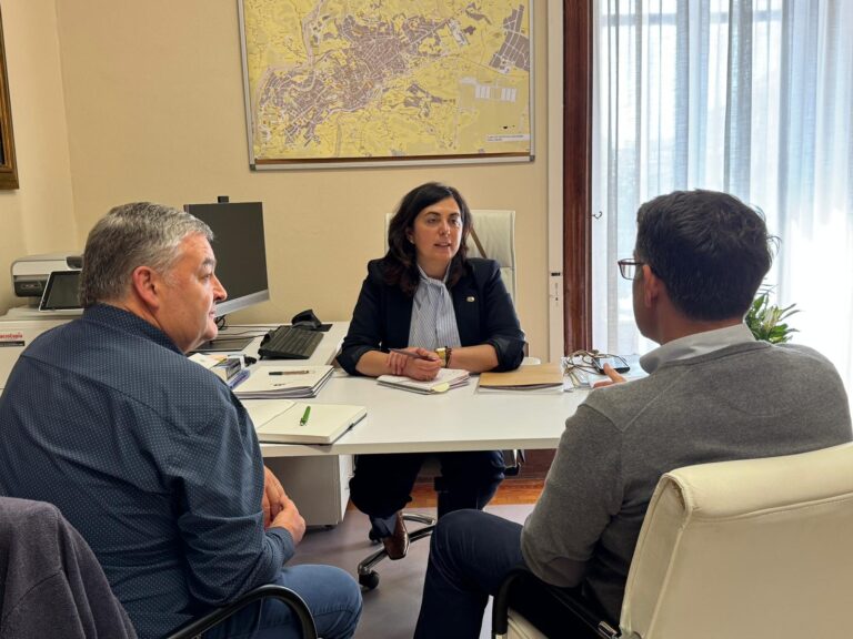 Acordo entre Concello e EcoLugo para un plan de limpeza en barrios que necesitan reforzar o servizo