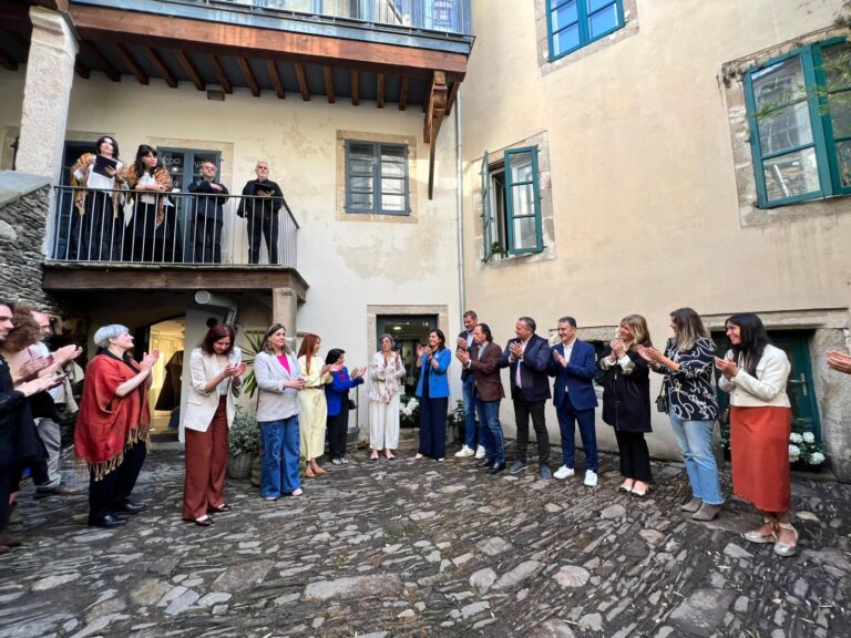 O Concello e o Grupo Etnográfico Traxandaina anima a coñecer o Espazo Relembra dedicado á vestimenta galega