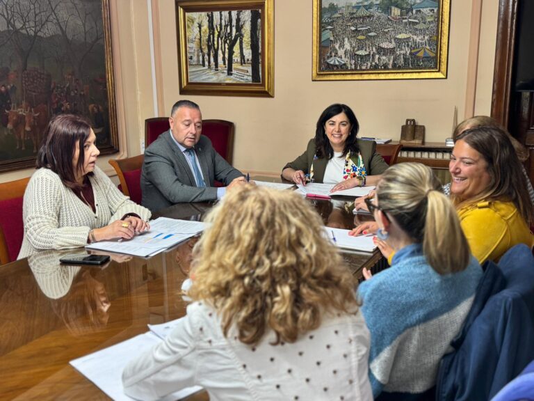 Candia anuncia un plan de choque para reducir listas de espera no SAF