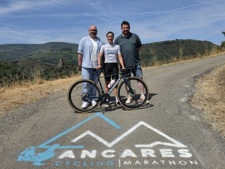 Ane Santesteban proba o percorrido da Ancares Cycling Marathon en Cervantes