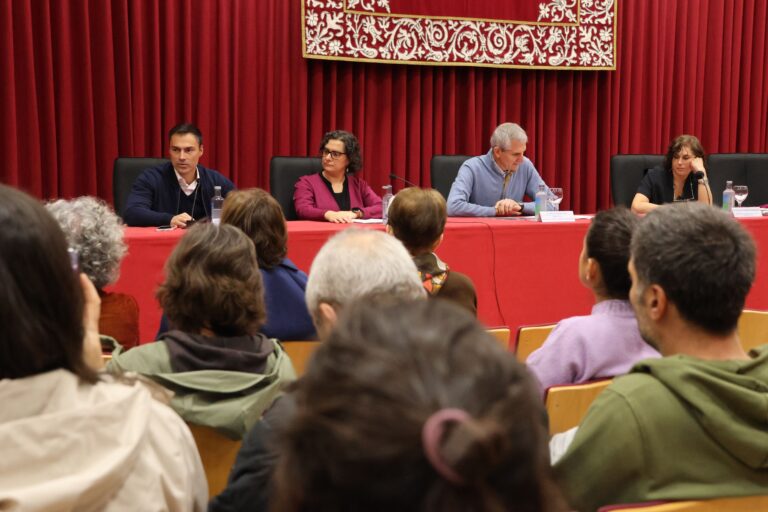 “Sen as mulleres non hai rural e sen rural esta provincia non ten futuro” , defende Pablo Rivera nun foro da USC