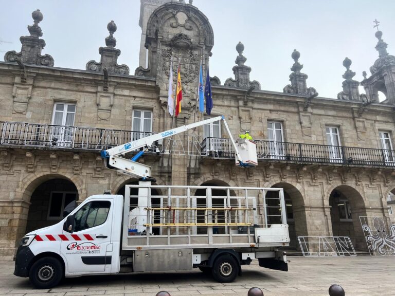 As luces do San Froilán alumearán Lugo desde este venres mentres o Concello reforza o bus urbano